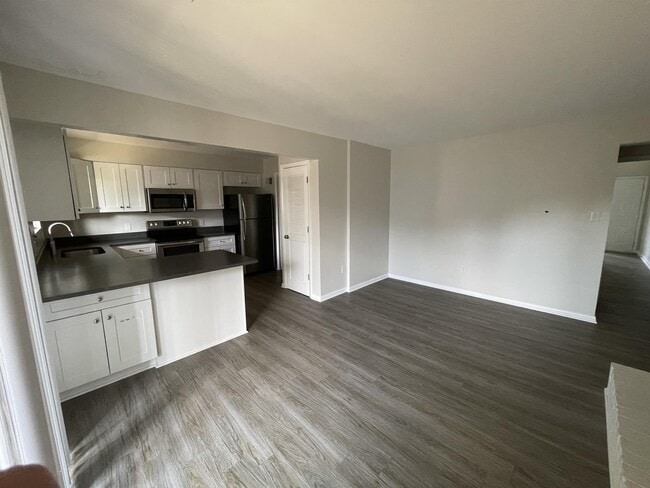 Building Photo - 147 Harvest Dr
