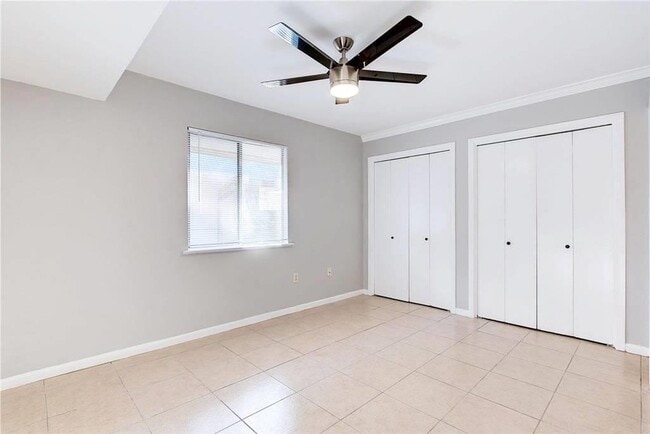Building Photo - 8612 Bowling Green Dr