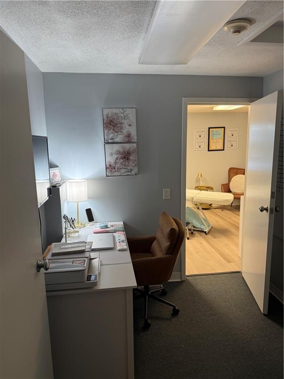 Building Photo - 990 Main St