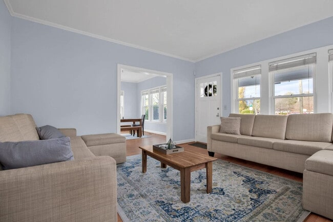 Building Photo - 1713 Fort Bragg Rd