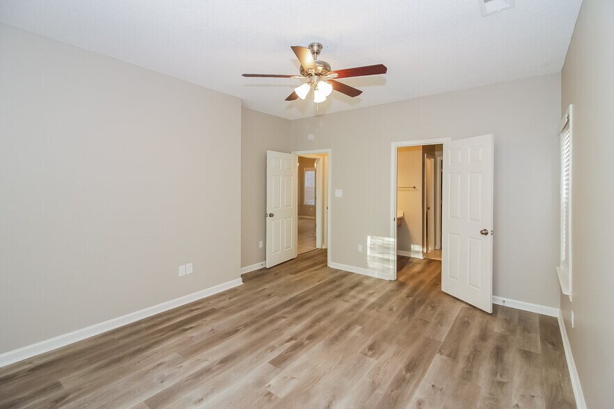 Building Photo - 600 W Ashley Glen Cir
