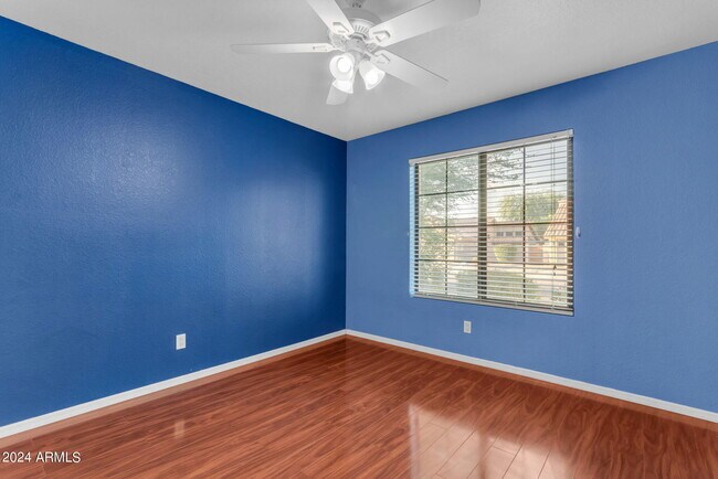Building Photo - 387 W Larona Ln