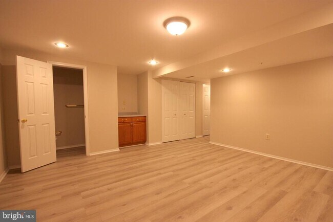 Building Photo - 7782 Blueberry Hill Ln