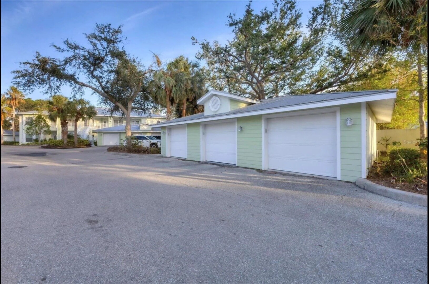 Building Photo - 294 Hidden Bay Dr