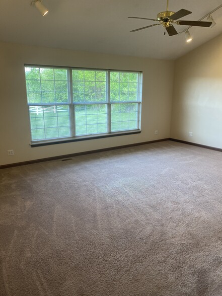 Building Photo - 2928 E Buckskin Dr