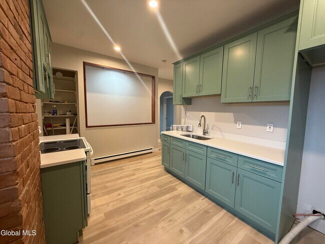 Building Photo - 38 State St