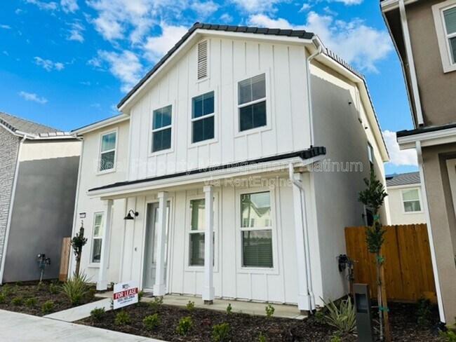 Building Photo - 2879 E Teaberry Dr