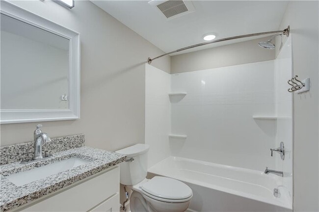 Building Photo - 710 Jesse Jewell Pkwy SE