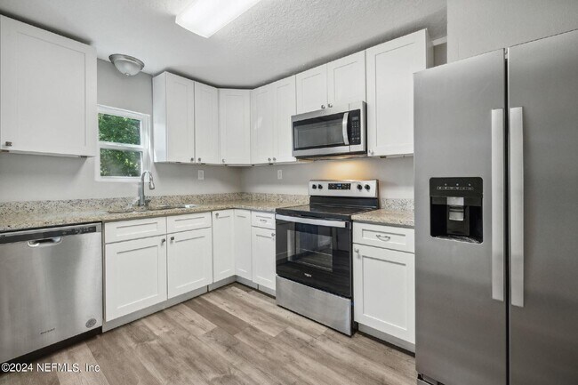 Building Photo - 3Bd Rental Available, Minutes from San Marco!