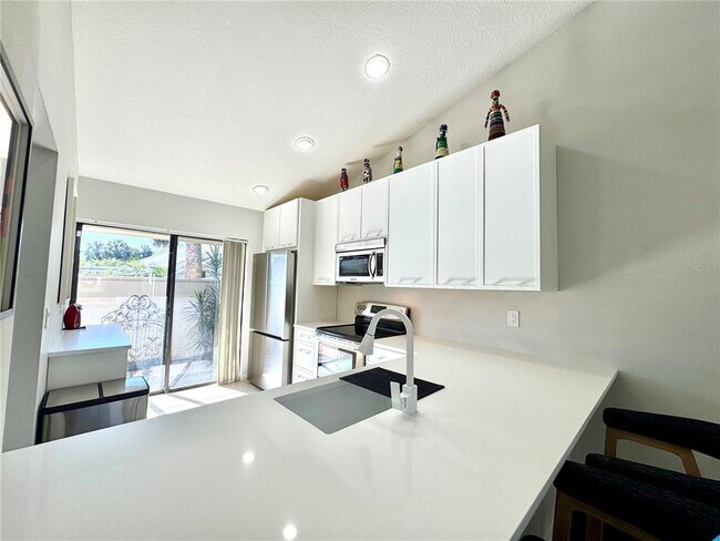 Building Photo - 5222 Myrtle Wood