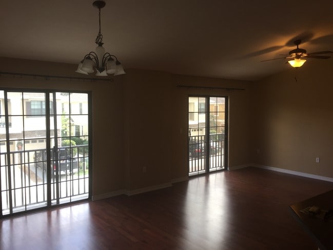 Building Photo - 5723 Kinglethill Dr