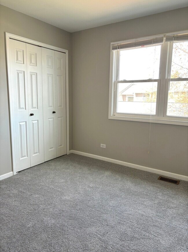 Building Photo - 1667 Hinterlong Ln