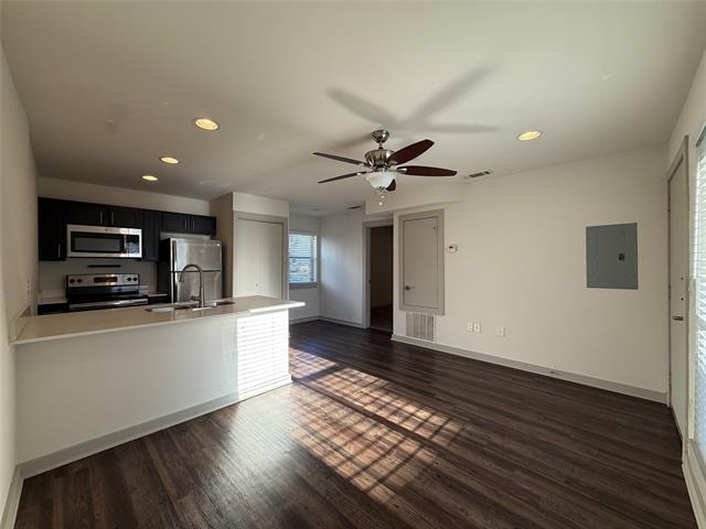 Building Photo - 2106 Bennett Ave