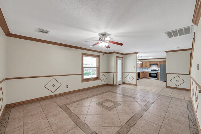 Building Photo - 10130 Woodico Dr