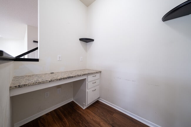 Building Photo - 9183 Lighthouse Ln