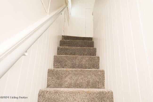 Building Photo - 208 Pope St