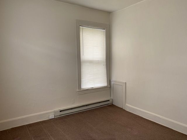 Building Photo - 2nd Floor 1 BR Apt Located On Derry St