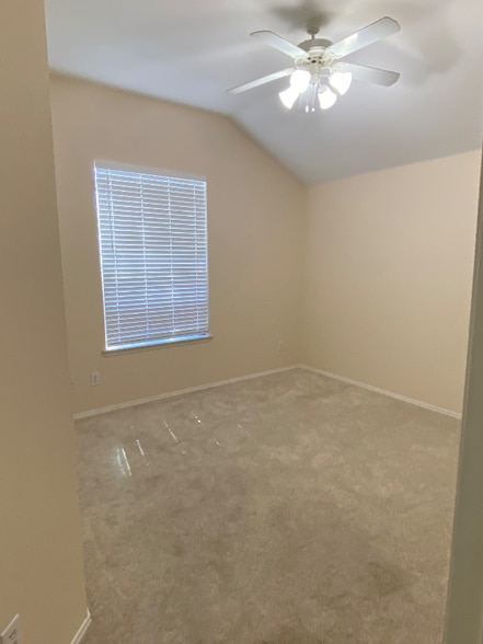 Building Photo - 112 Cherrytree Trail