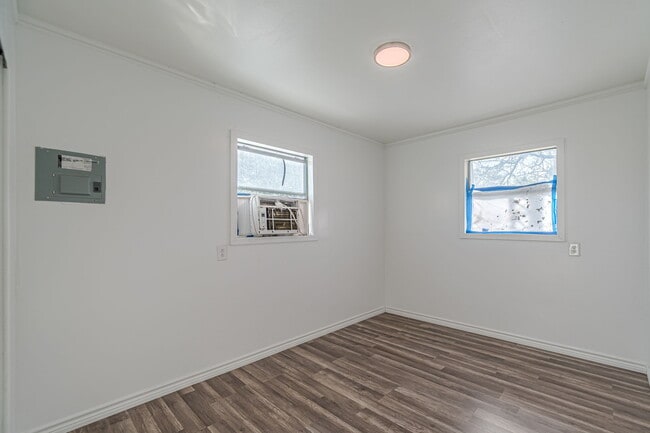 Building Photo - 6142 Lawn Valley Dr