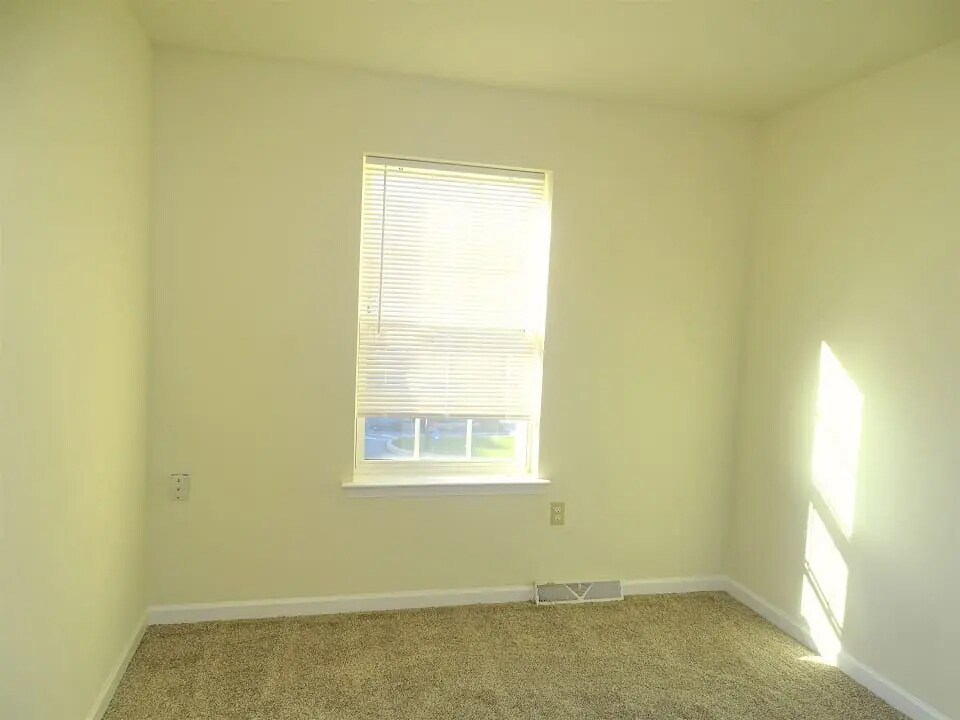 Building Photo - 104 Park Place Cir