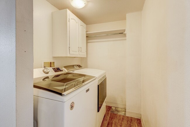 Building Photo - 3bd 2.5 bath Townhome for Rent, also on market for sale