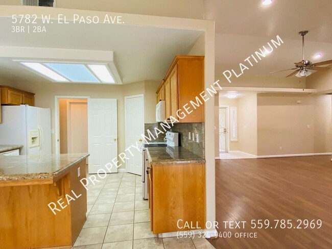 Building Photo - $2,300 Fresno Bluffs, 3 Bedroom, Solar Pan...