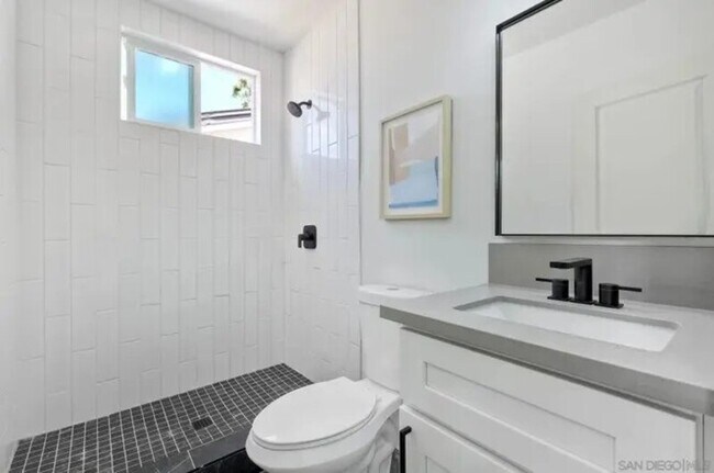 Building Photo - 1059 Emory St