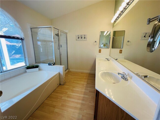Building Photo - 7894 Lisa Marie Ct