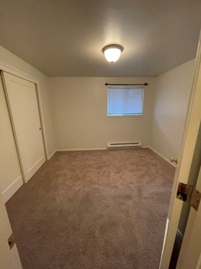 Building Photo - 2Bd/1.5Ba Lynnwood Townhouse