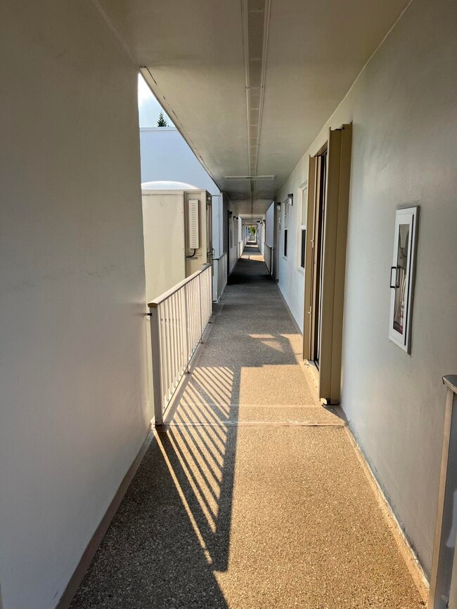 Building Photo - 183 Normandy Ln