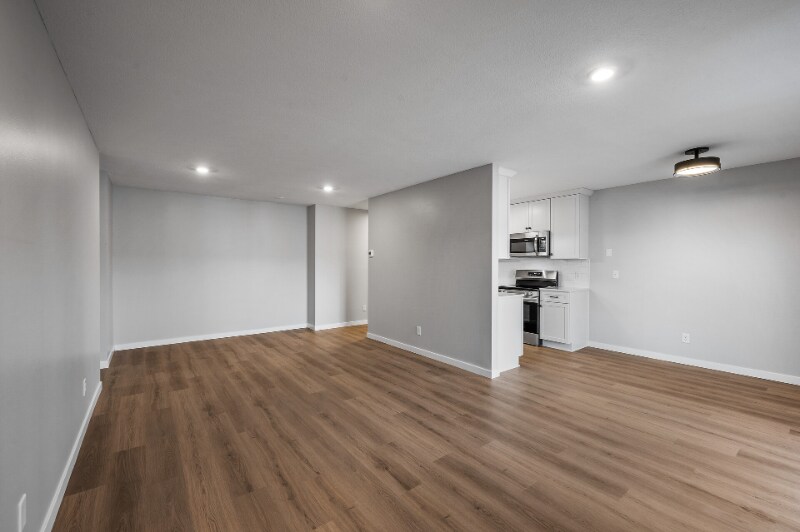 Building Photo - 1551 Namekagon St