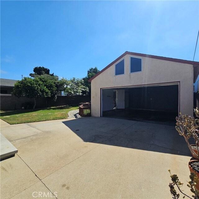 Building Photo - 12627 Manor Dr