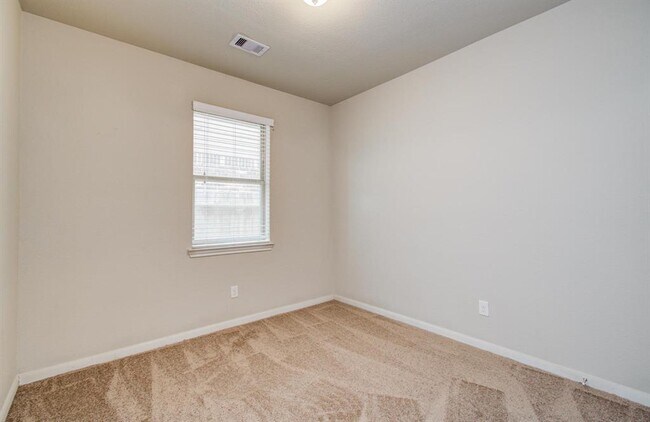 Building Photo - 15618 Whispering Green Dr