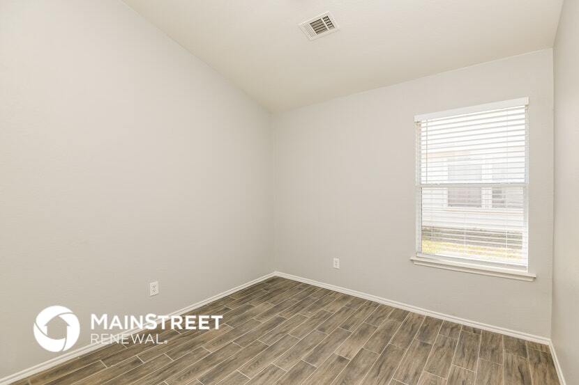 Building Photo - 1104 Maplewood Ln