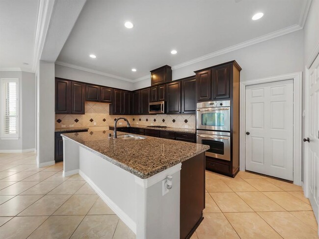 Building Photo - 5430 Tyler Park Ln