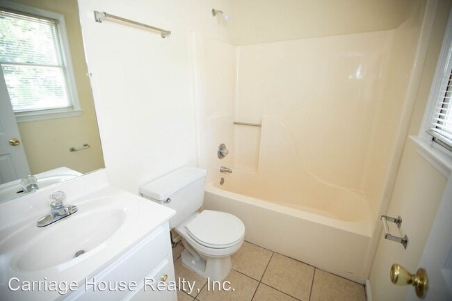 Building Photo - 3 br, 2.5 bath Apartment - 210 Whitehall Road