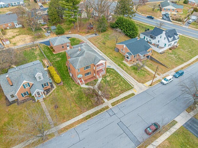 Building Photo - 116-118 Linden Avenue