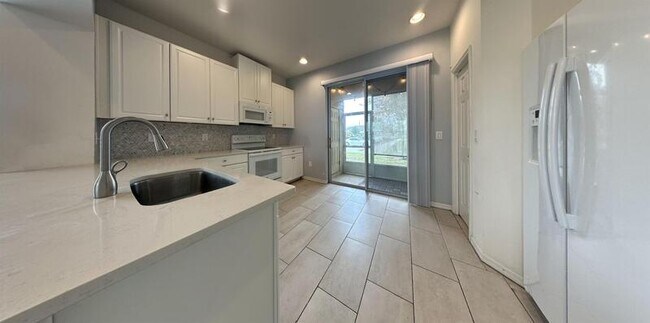 Building Photo - 7031 White Treetop Pl