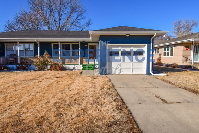 Building Photo - Spacious & Stylish 3-Bedroom Twin Home wit...