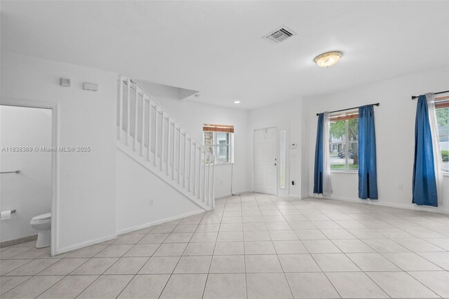 Building Photo - 8206 SW 29th St