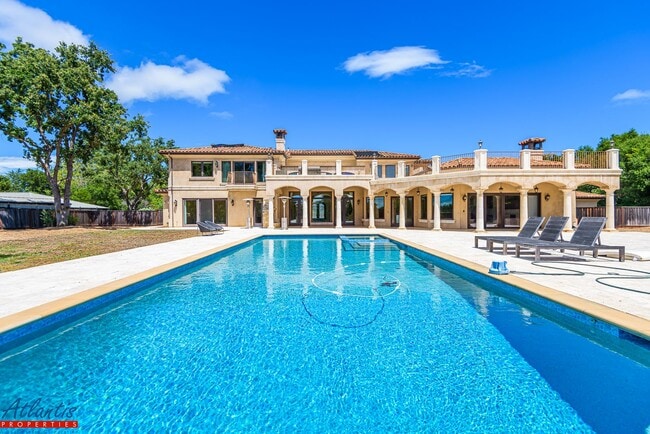Building Photo - Executive Estate in the Heart of Silicon Valley