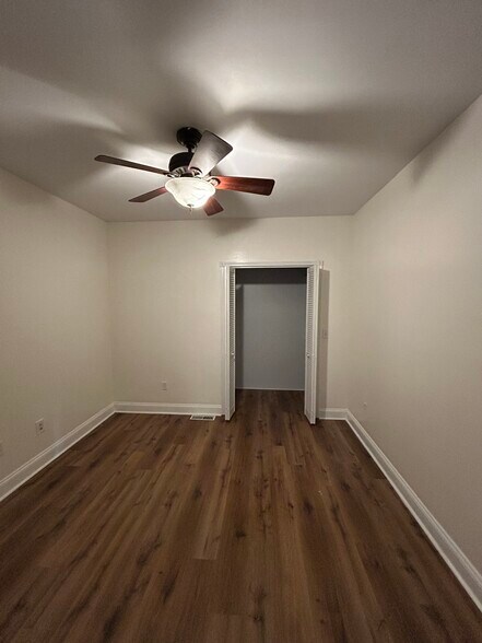 Building Photo - 1202 W Elm St