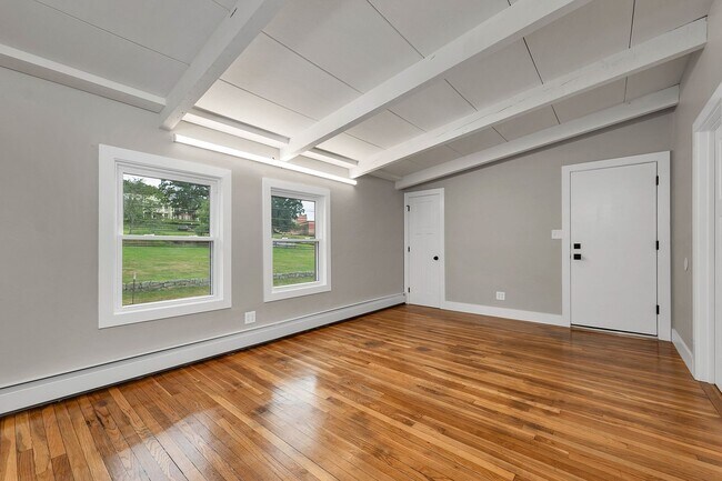 Building Photo - 175 Pleasant St