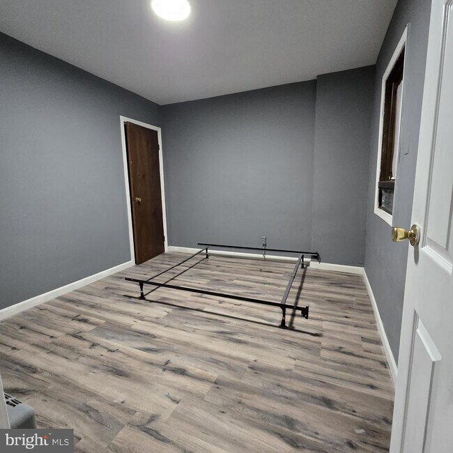 Building Photo - 614 N Cannon Ave