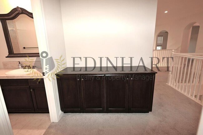 Building Photo - 11348 N Via Ventana Way