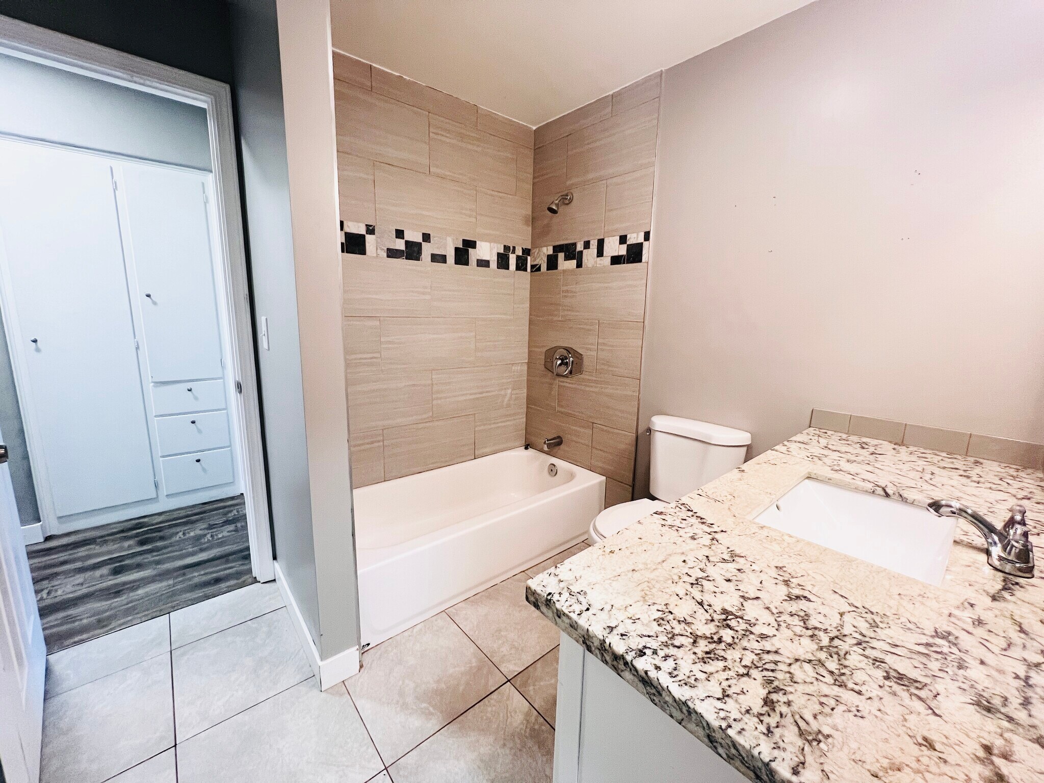 Pass Through Full Bath, Built In hall storage - 1202 S Cloverdale St