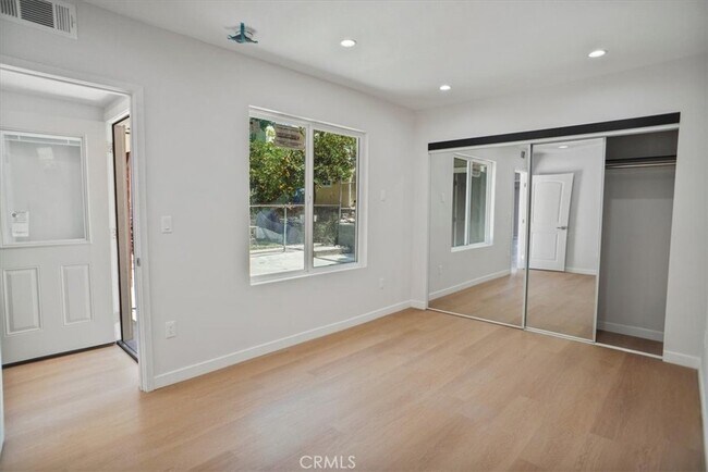 Building Photo - 10326 Silverton Ave