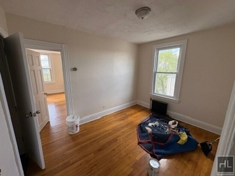 Building Photo - William St, YONKERS