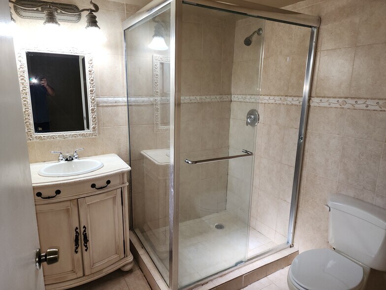 Building Photo - 8600 SW 149th Ave