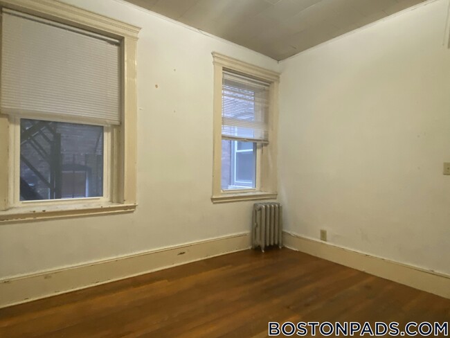 Building Photo - 24 Westland Ave